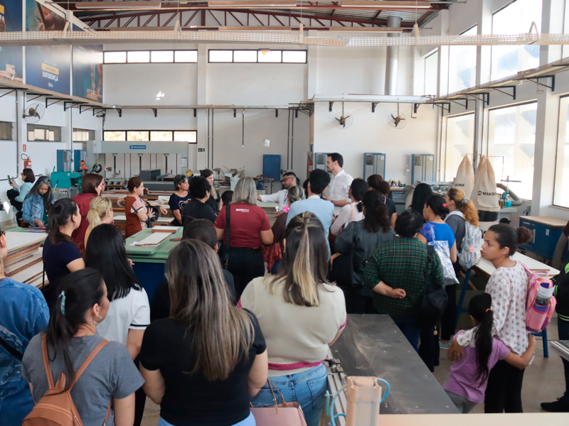 O projeto Elas Constroem integra o programa Construindo Talentos e busca reduzir a falta de mão de obra qualificada no setor