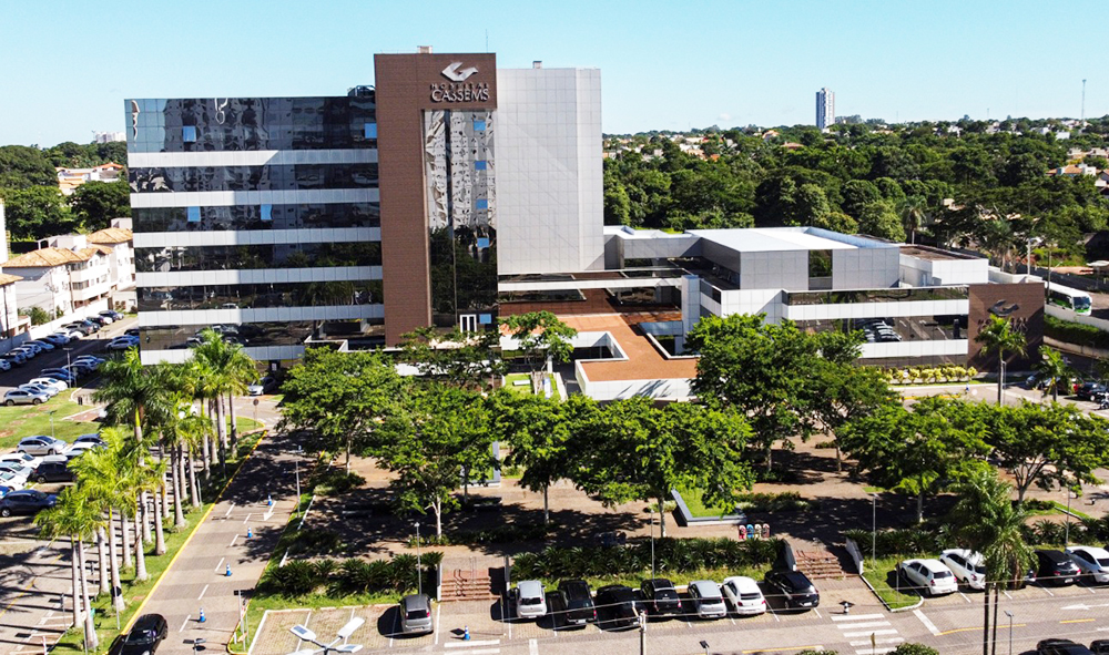 Quando questionados sobre a possibilidade de mudar de plano, 75,6% afirmaram que permaneceriam na Cassems, demonstrando confiança e fidelidade ao serviço.