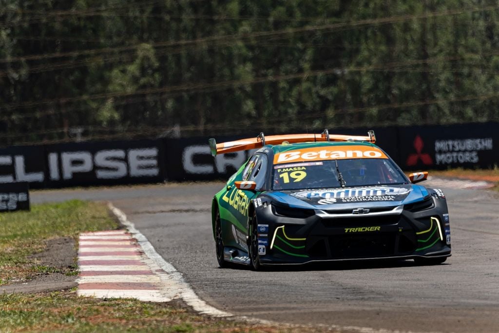 Felipe Massa sofreu com a confiabilidade em Campo Grande (Foto Magnus Torquato / Stock Car)