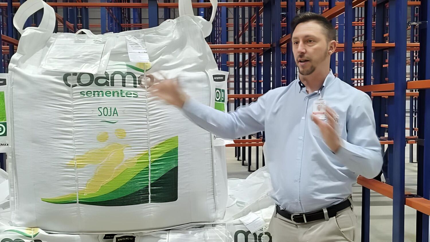 Técnicos e produtores acompanham explicações sobre funcionamento do armazém climatizado da Coamo  Foto DivulgaçãoCoamo