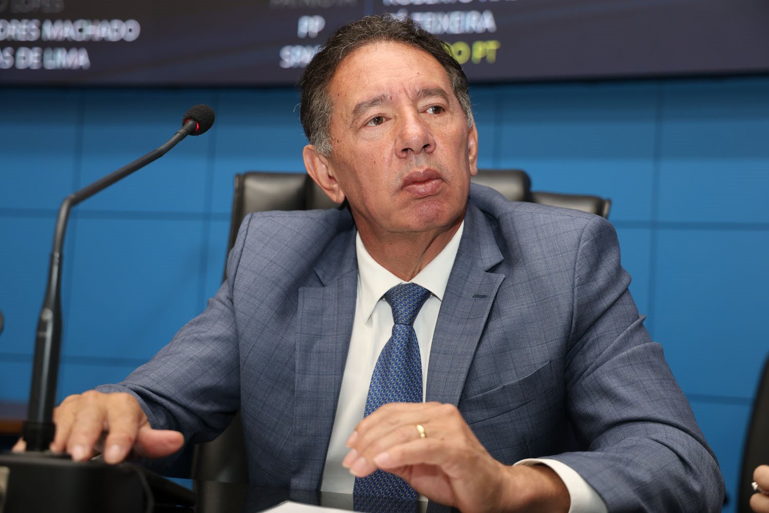Gerson Claro durante sessão plenária; deputado é o mais bem avaliado em pesquisa popular. (Foto: Wagner Guimarães/ALEMS)