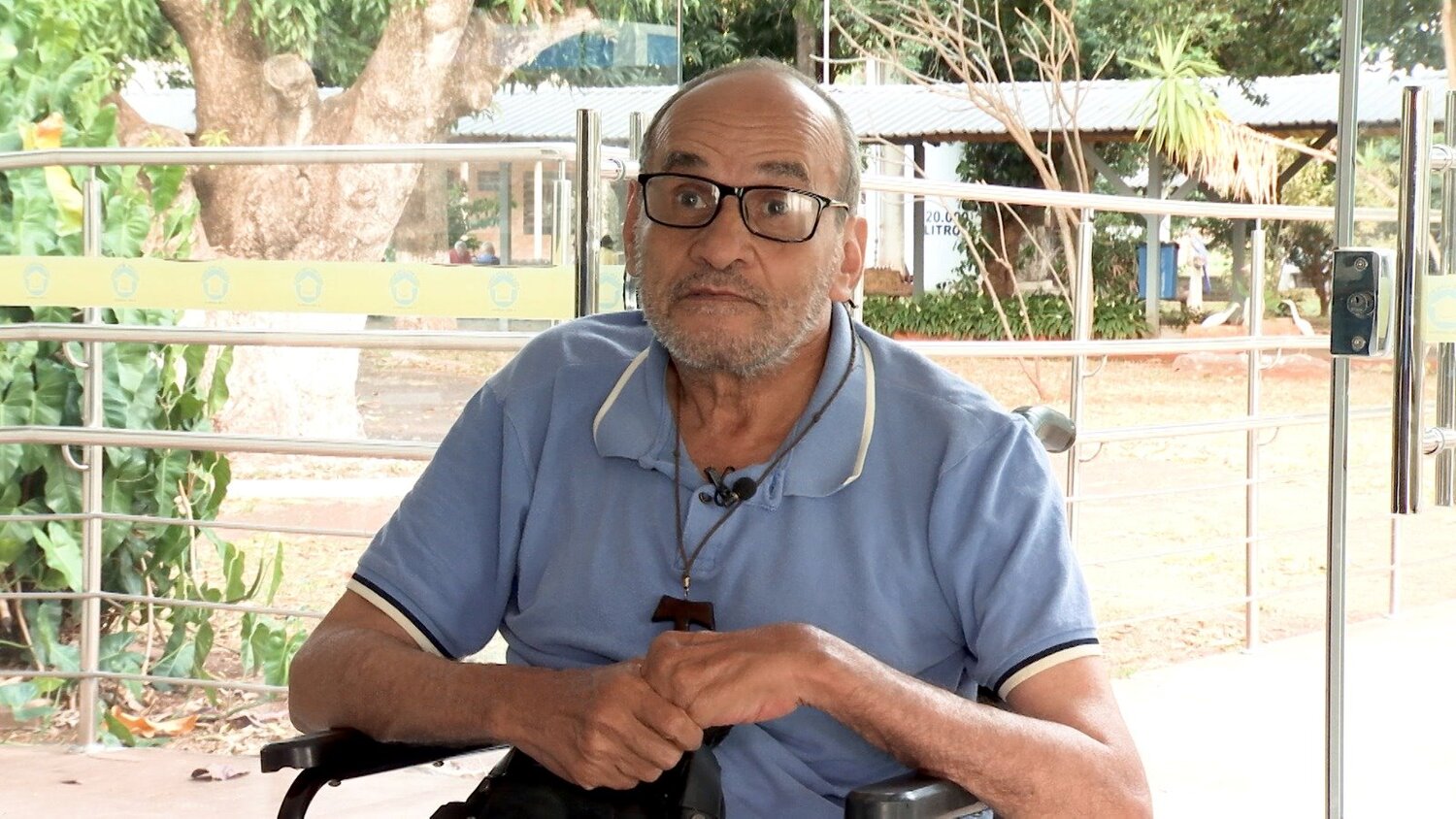 Paulo Mello, 68 anos, morador do asilo, durante entrevista.