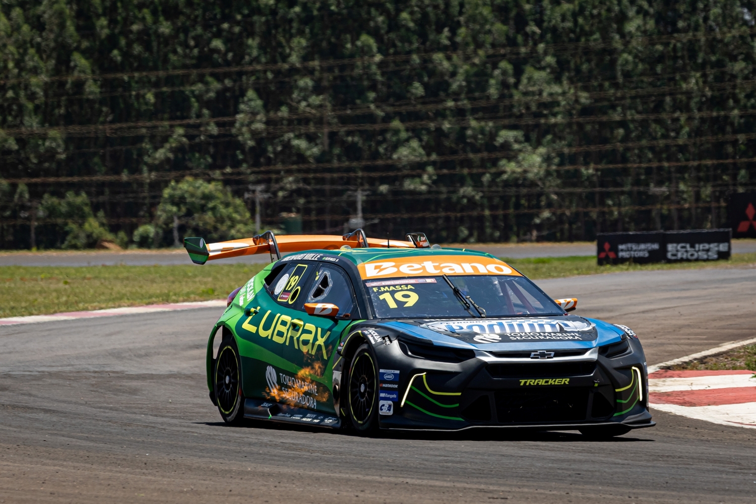 Felipe Massa fez sua melhor classificação no ano e vai dividir a primeira fila