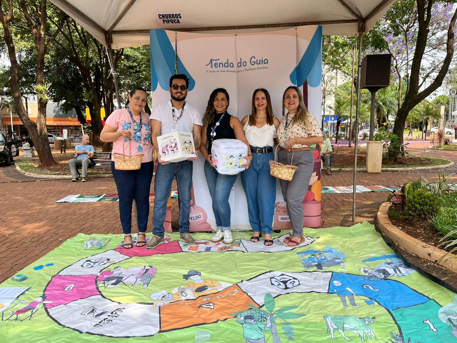 Equipe SES durante ação educativa em alusão ao Dia Mundial da Alimentação, em Campo Grande