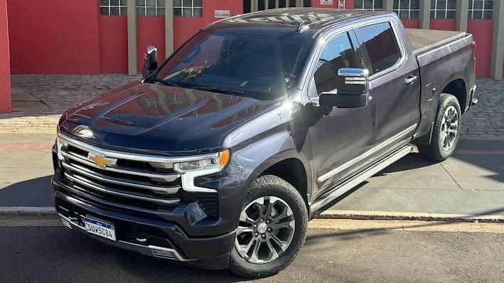 Com motor V8 e caçamba de 1.781 litros, a Chevrolet Silverado tenta ganhar mercado com novo valor de R$ 469.900.