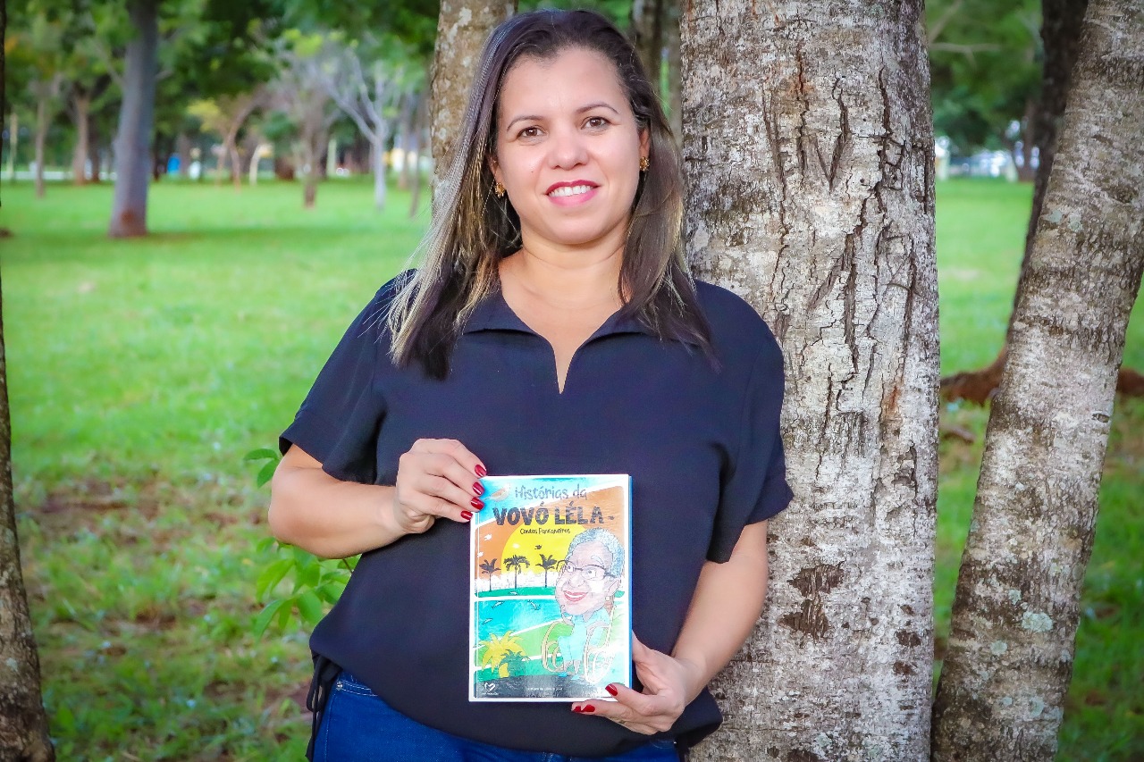 Inspirada nas histórias contadas por sua avó, Cristiane de Oliveira Silva revive memórias pantaneiras na obra Histórias da Vovó Léla, agora acessível a novos leitores em todo o Estado.