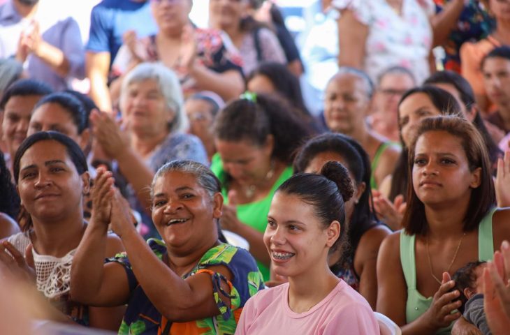 Moradores comemoram entrega de obras que melhoram acesso, saneamento e infraestrutura nos bairros de Deodápolis e Glória de Dourados