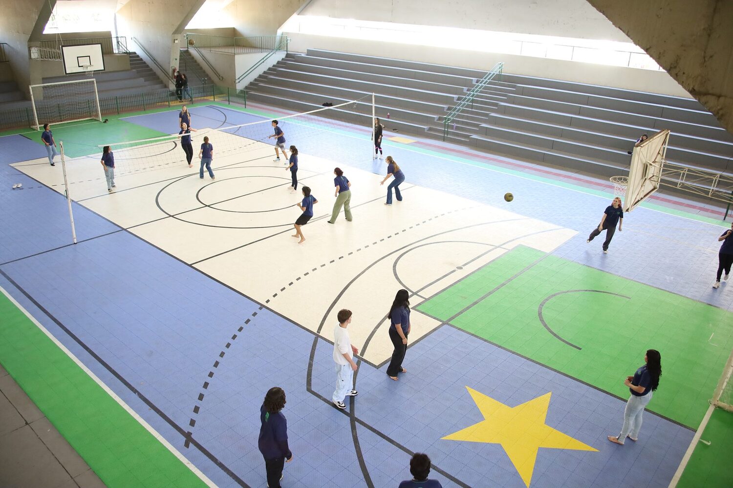 Quadra de esportes da Escola Estadual Lúcia Martins Coelho