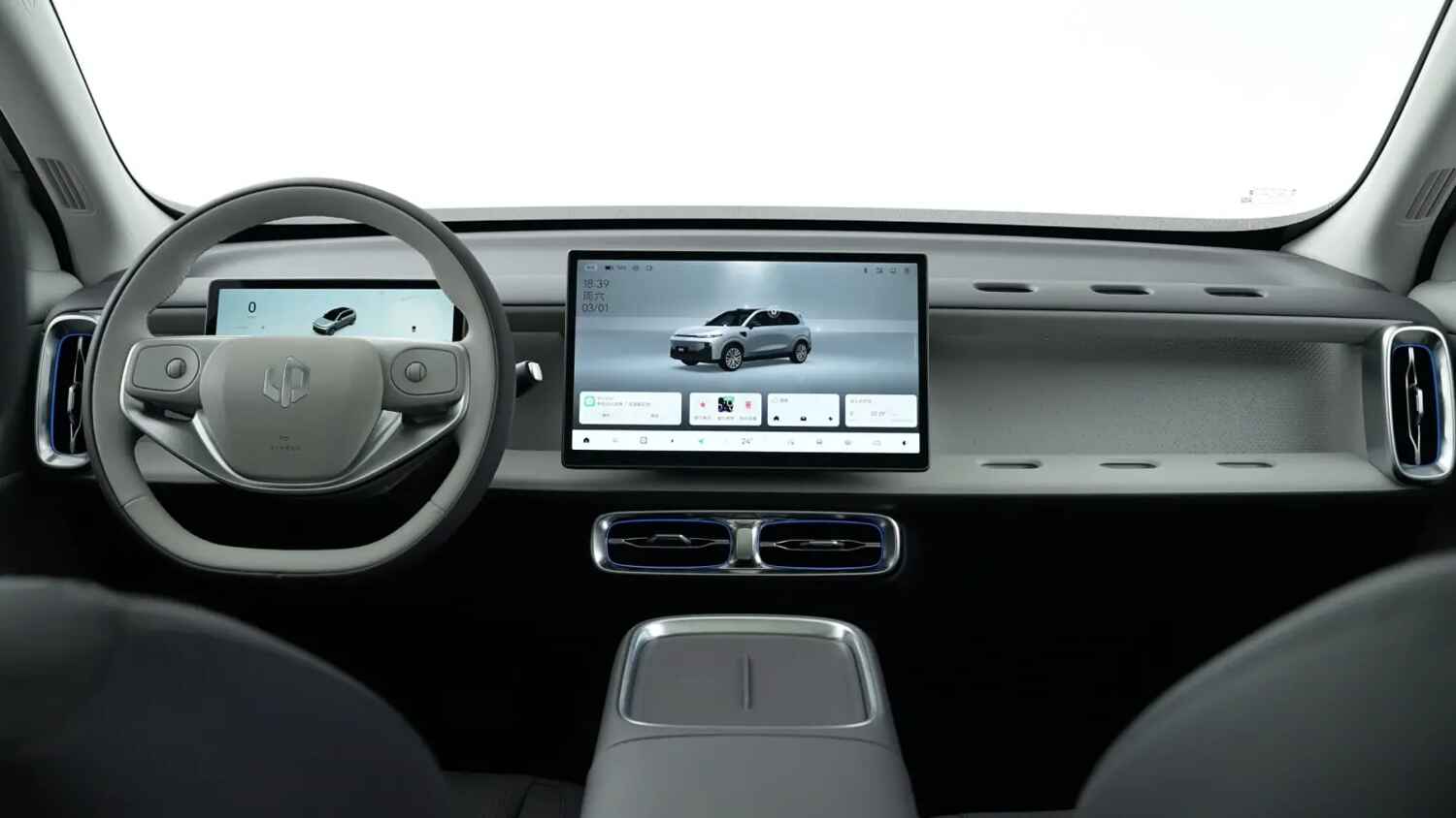Interior do Leapmotor C10 mostra painel minimalista com duas telas grandes e comandos 100% digitais.