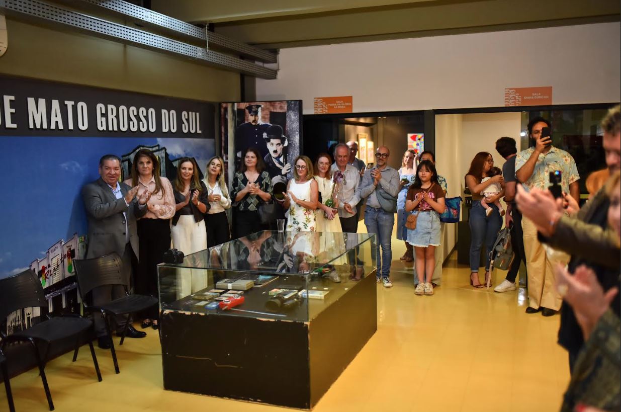 Apesar de já ter participado de mostras no Brasil e no exterior, esta é sua primeira exposição individual, e isso traz um sentido de fechamento e recomeço.
