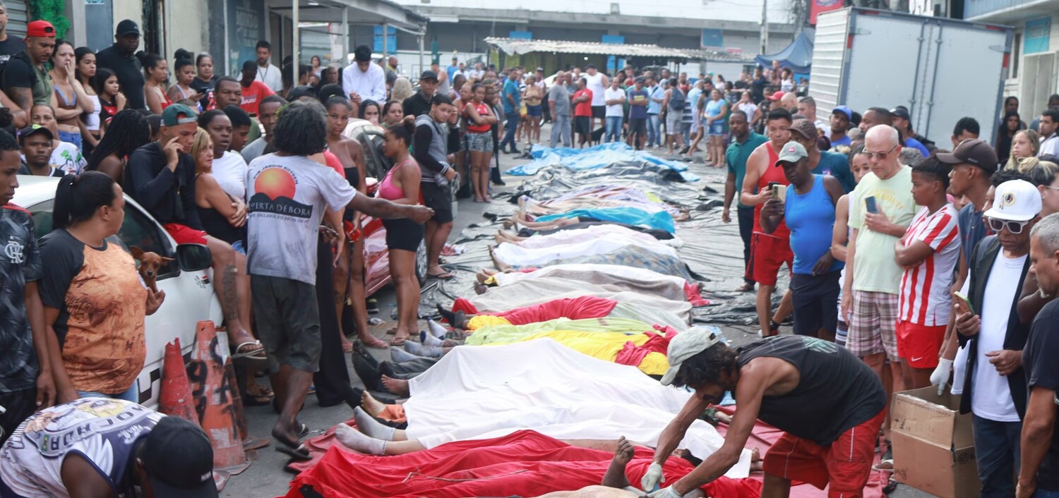 Pelo menos 60 corpos foram encontrados por moradores em área de mata do Complexo da Penha, no RJ