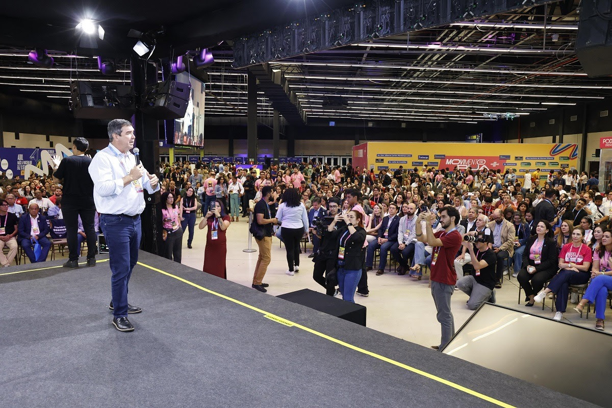 O governador de MS, Eduardo Riedel, esteve presente na abertura oficial