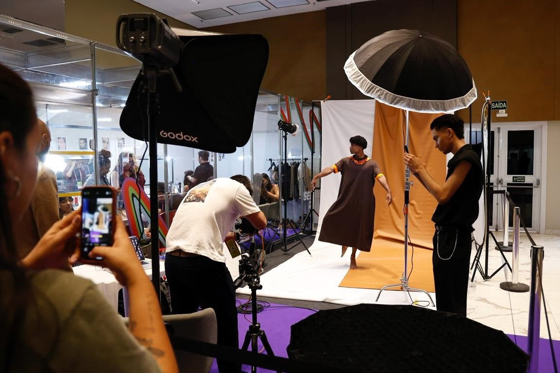 Com acesso ao Camarim Criativo e exposição das peças, o publico presente no EmpreendFest 2025 pode ter contato direto com a moda autoral do Estado