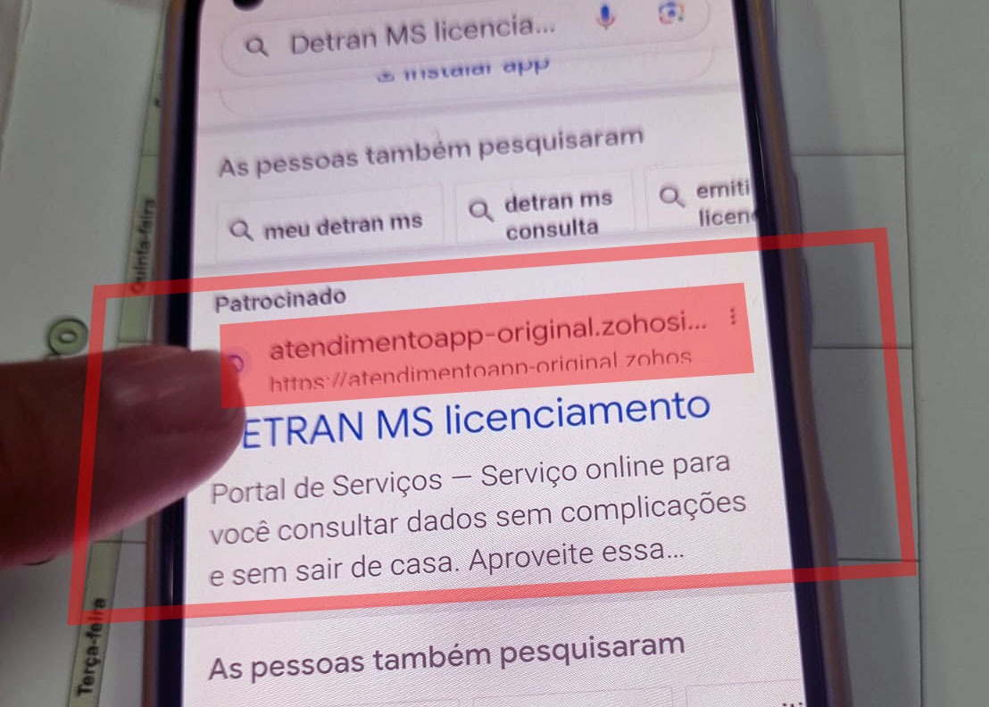 Resultado de busca que direciona para site falso