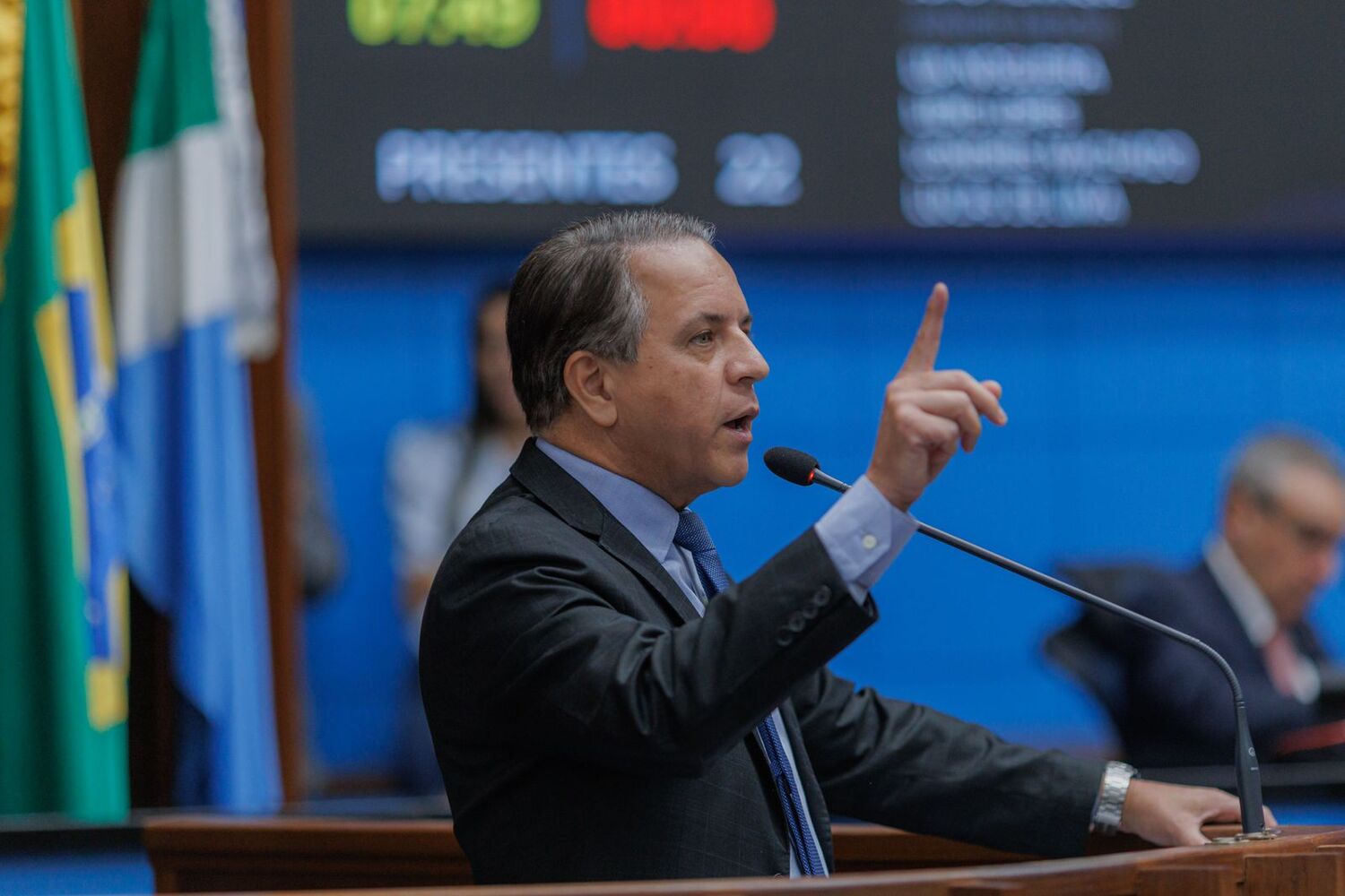 O deputado preside a Comissão de Segurança Pública e coordena a Frente Parlamentar Invasão Zero