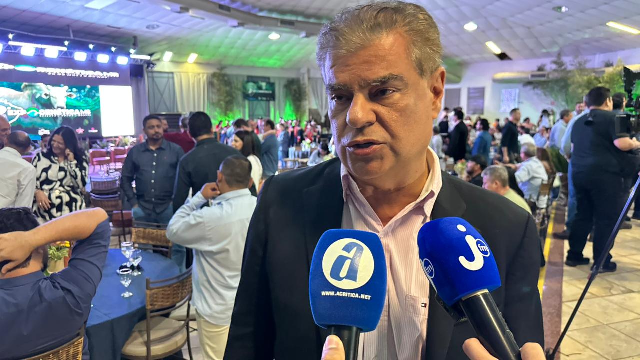 Senador Nelsinho Trad articulou a entrega do maquinário