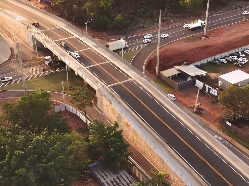 Nova ligação viária no macroanel de Campo Grande-MS melhora o fluxo entre bairros e reduz pontos críticos de tráfego.