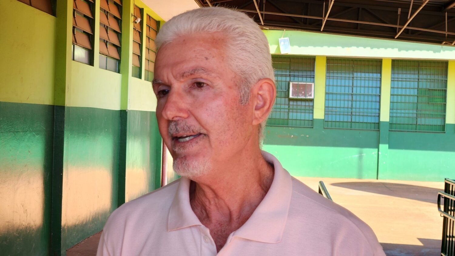 Ambrósio Lazzari, diretor-adjunto da Escola Estadual Célia Maria Naglis, em Campo Grande