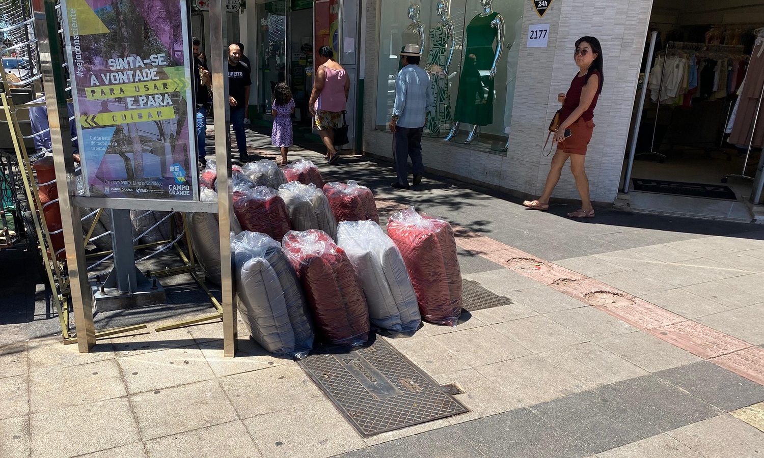 Cícero Firmino vencede travesseiros em sua banca 