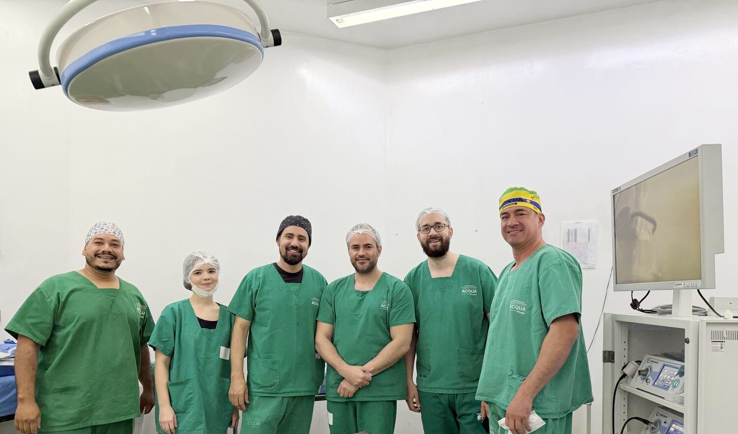 Equipe do Hospital Regional de Ponta Porã durante a primeira cirurgia videolaparoscópica, marco para a saúde pública da fronteira sul
