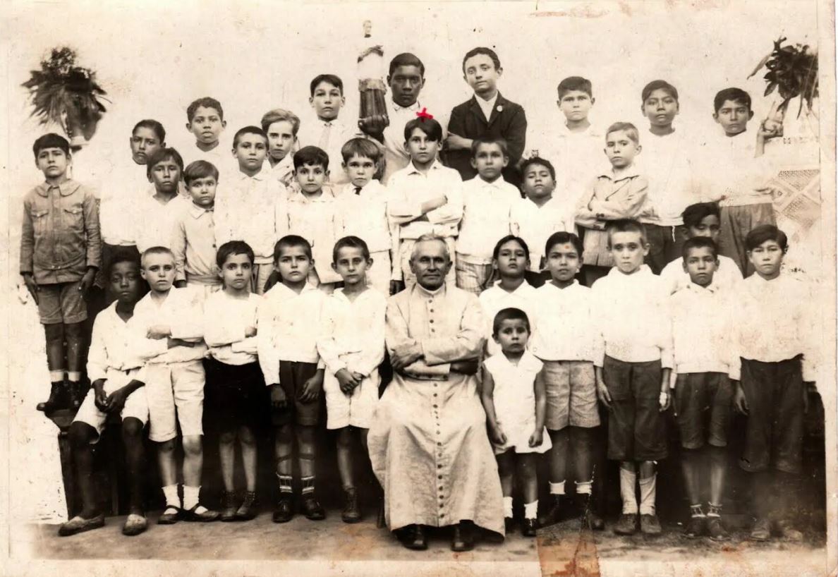 Em Campo Grande, Padre João Crippa dedicou parte de sua vida à formação de crianças e jovens carentes. Ele fundou o Oratório São José, conhecido como 