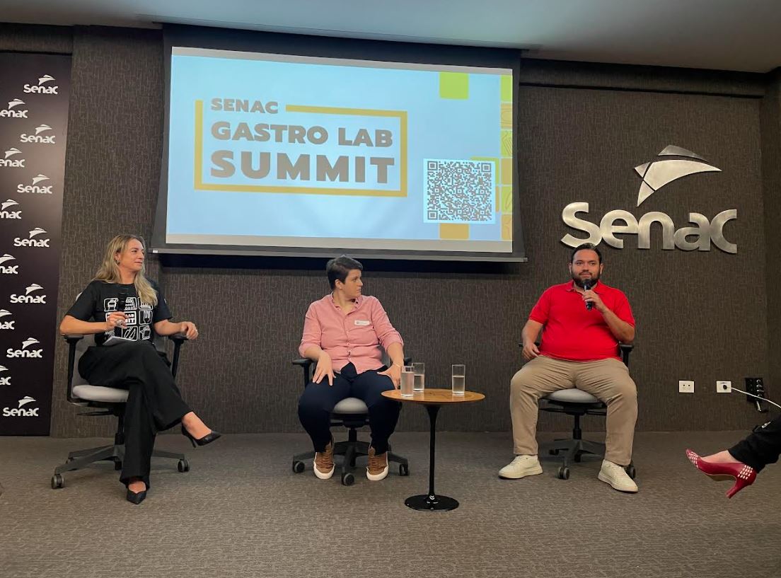 Painel de debates destaca formação técnica, mercado e inovação na gastronomia durante o primeiro dia do Summit.