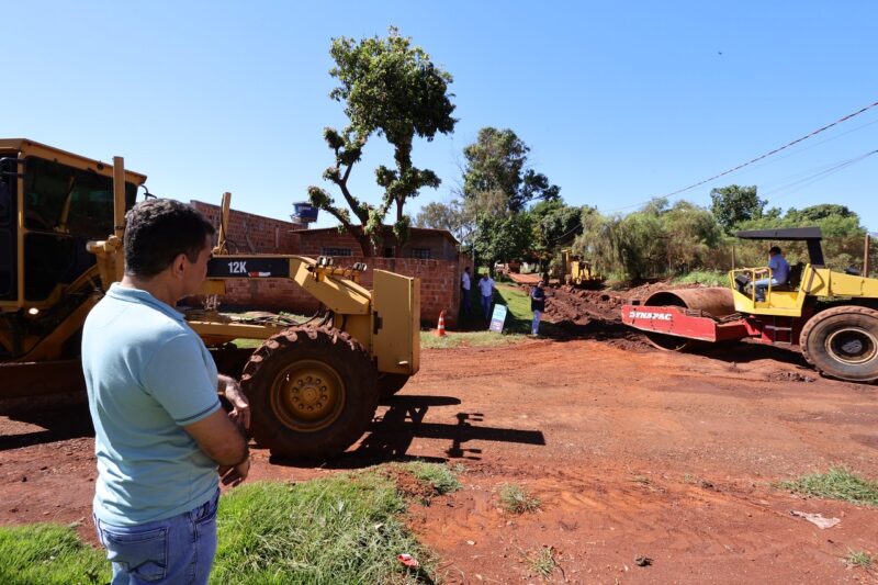 O prefeito Marçal Filho esteve no local para acompanhar o reinício das atividades