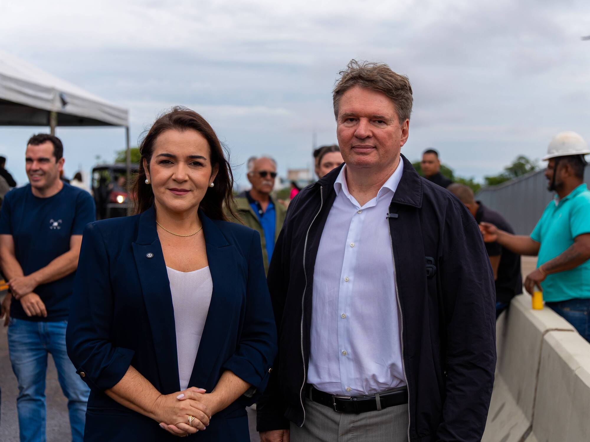 O diretor da Plaenge Urbanismo, Edison Holzmann e a prefeita Adriane Lopes 