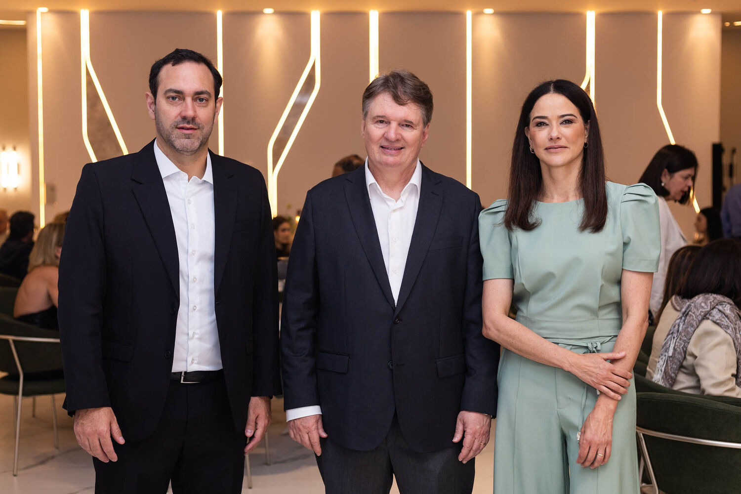 O diretor de Unidade de Negócios, Leonardo Turin; o diretor corporativo da Plaenge, Édison Holzmann e a a Superintendente de Urbanismo da Plaenge, Daniela Soares