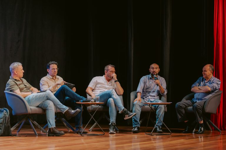 Gestores municipais e produtores culturais debatem inovação, identidade e geração de renda em seminário da Setesc em CampoGrande