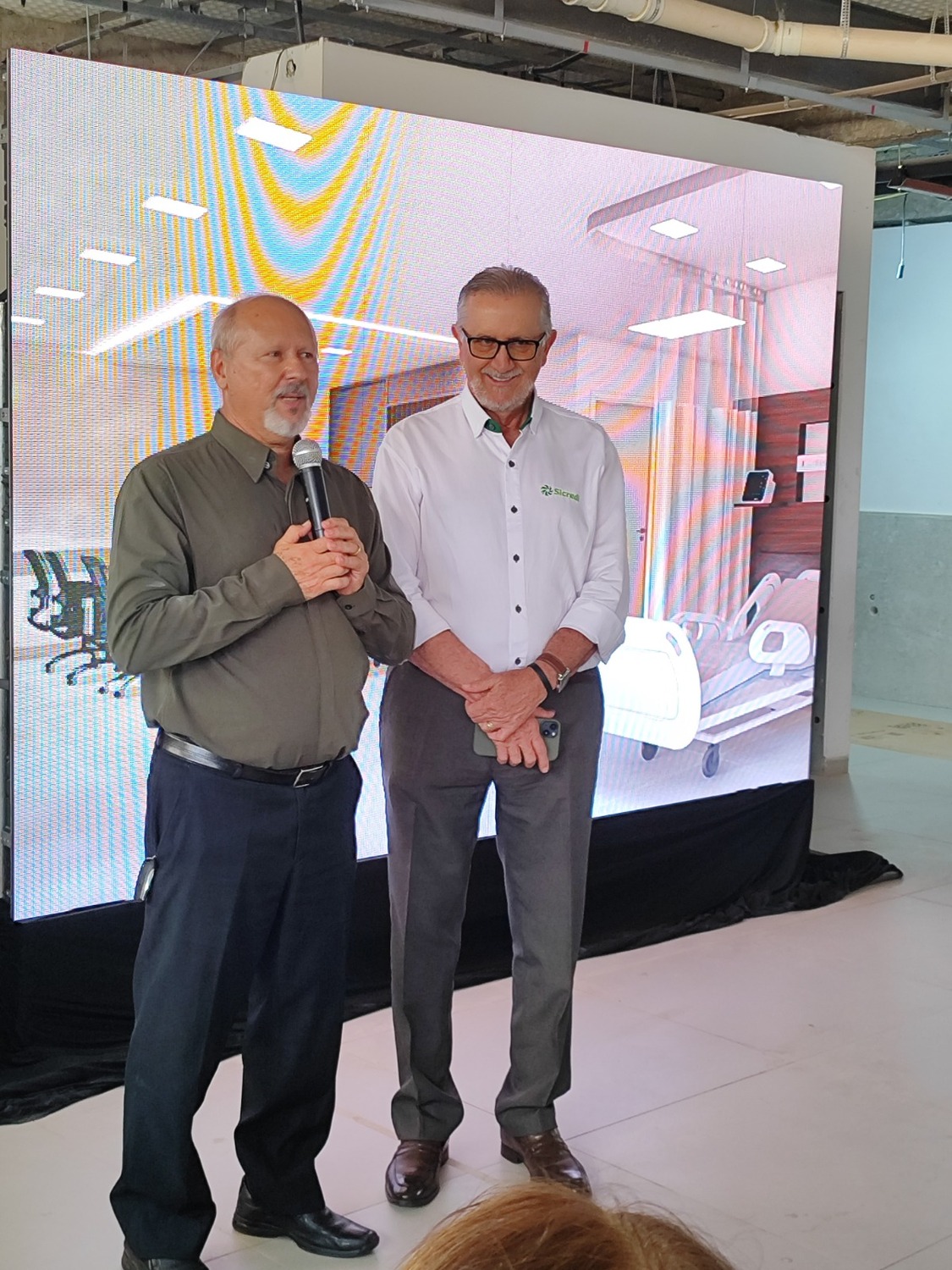 Presidente do Sicredi, Celso R. Régis e o presidente do Sicredi Campo Grande-MS, Wardes A. Conte Lemos