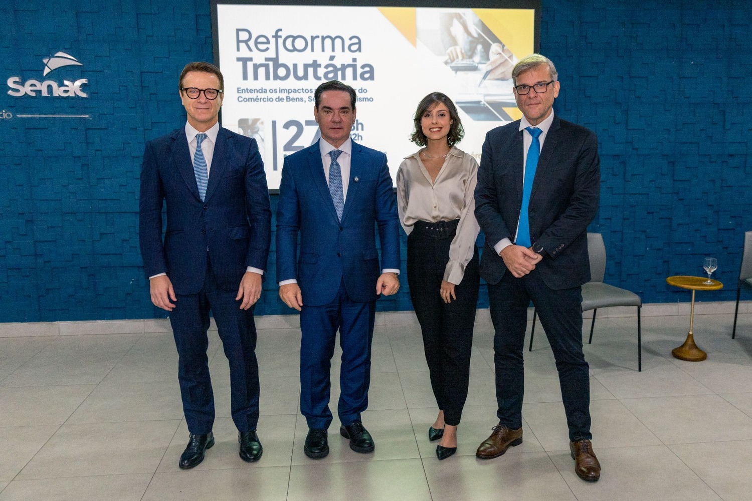Os palestrantes do evento sobre Reforma Tributária em Campo Grande. Da esquerda para a direita: o advogado Rafael Pandolfo, o desembargador Ary Raghiant Neto, a assessora da CNC Maria Clara Villasboas e o economista-chefe da CNC, Fábio Bentes.