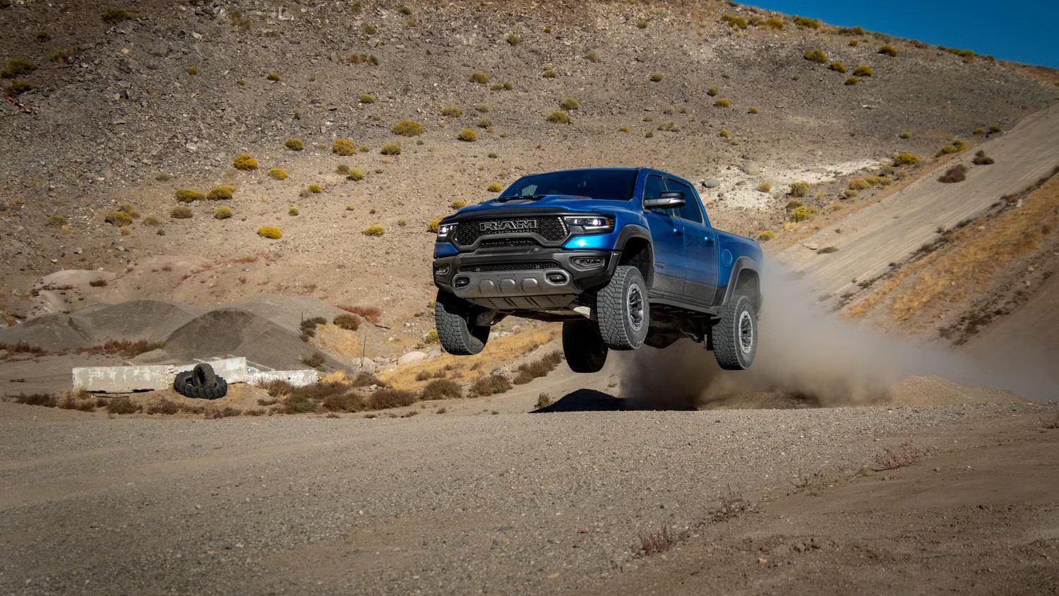 Ram confirma lançamento em 2026 e mantém o V8 como protagonista da novidade.