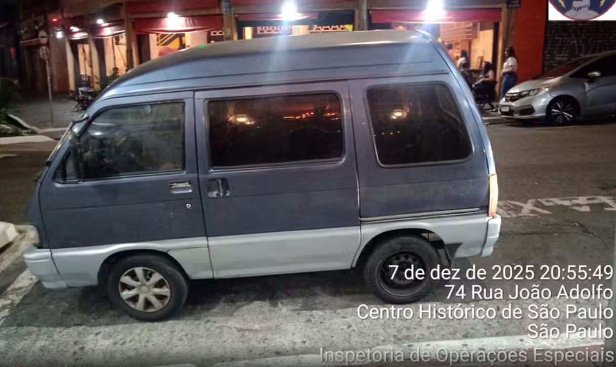 Carro utilizado pelos criminosos no roubo na Biblioteca Mário de Andrade.