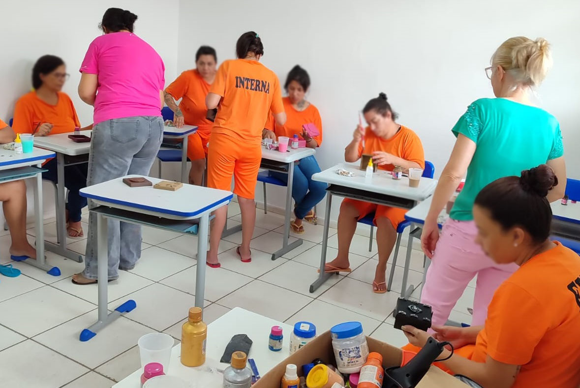 Cursos de artesanato abrem novas oportunidades para reeducandos da Capital