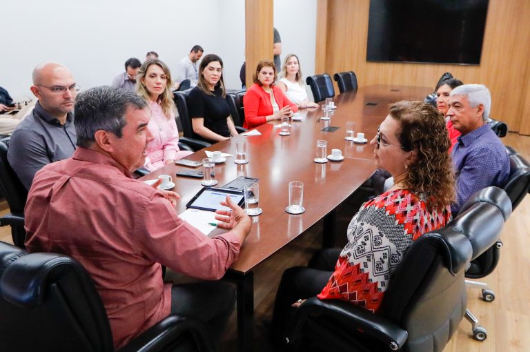 Solenidade ocorreu na sala de reuniões da Governadoria 