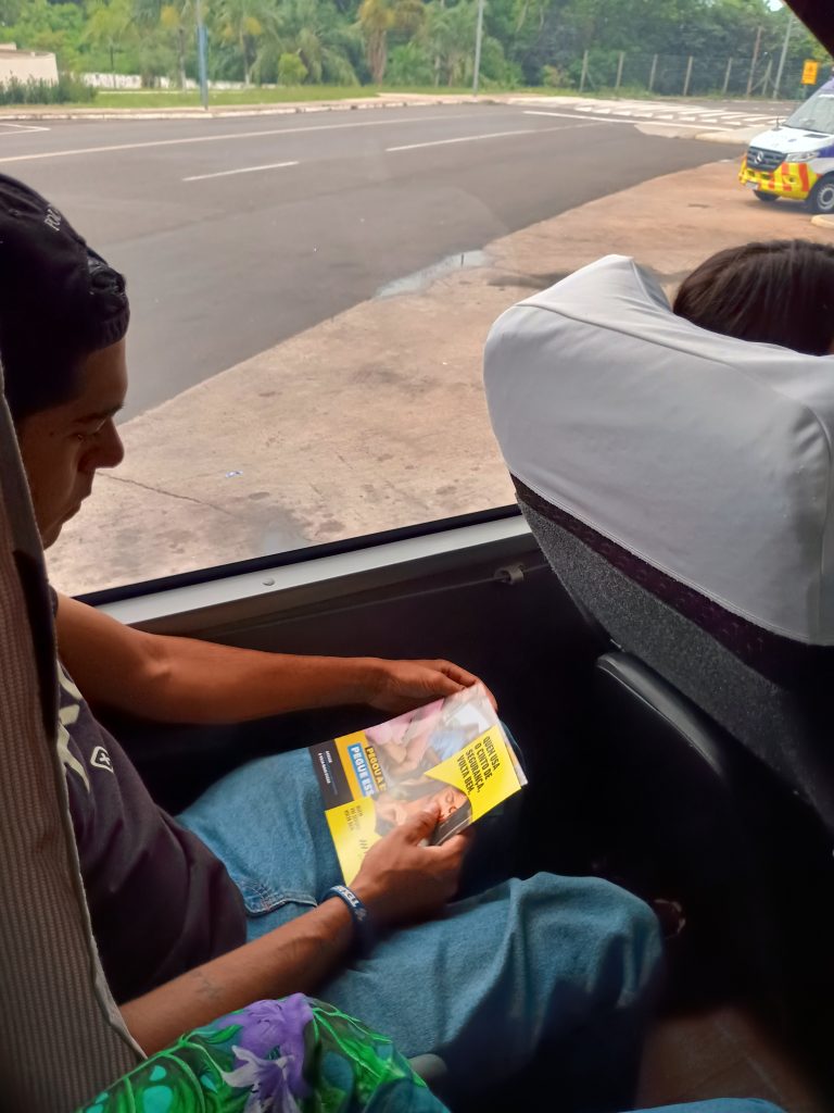 Passageiros foram orientados antes de seguir viagem