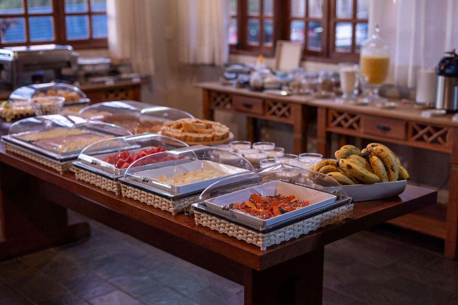 O Hotel Sesc Bonito reúne natureza, conforto, café da manhã com pratos típicos, almoço acessível e tarifas especiais para trabalhadores do comércio