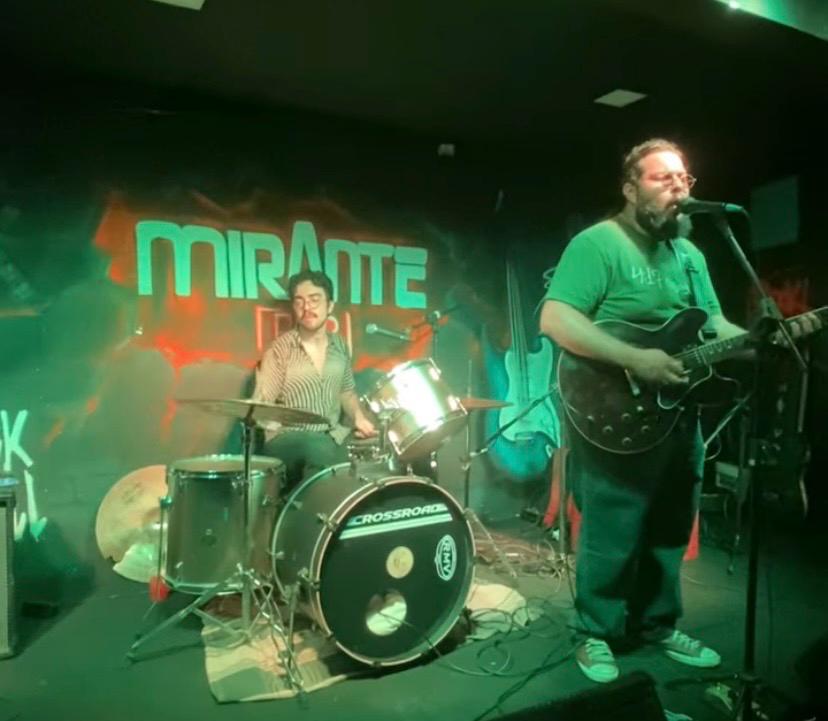 Música vira corrente de apoio para custear tratamento de colecionador boliviano