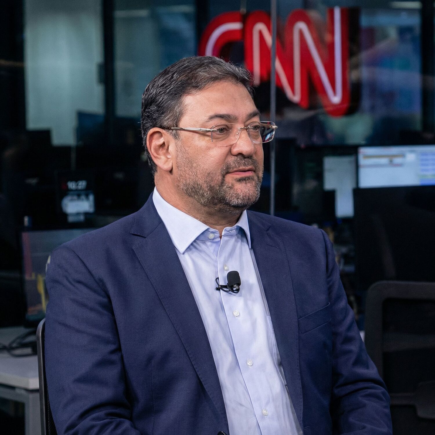 Sérgio Longen, à esquerda, conversa com a jornalista da CNN Money ao analisar o desempenho econômico do Centro-Oeste e o avanço de Mato Grosso do Sul.