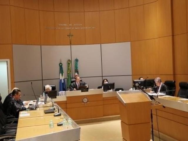 Desembargadores da 4ª Câmara Cível durante julgamento (Foto: TJMS/Divulgação)