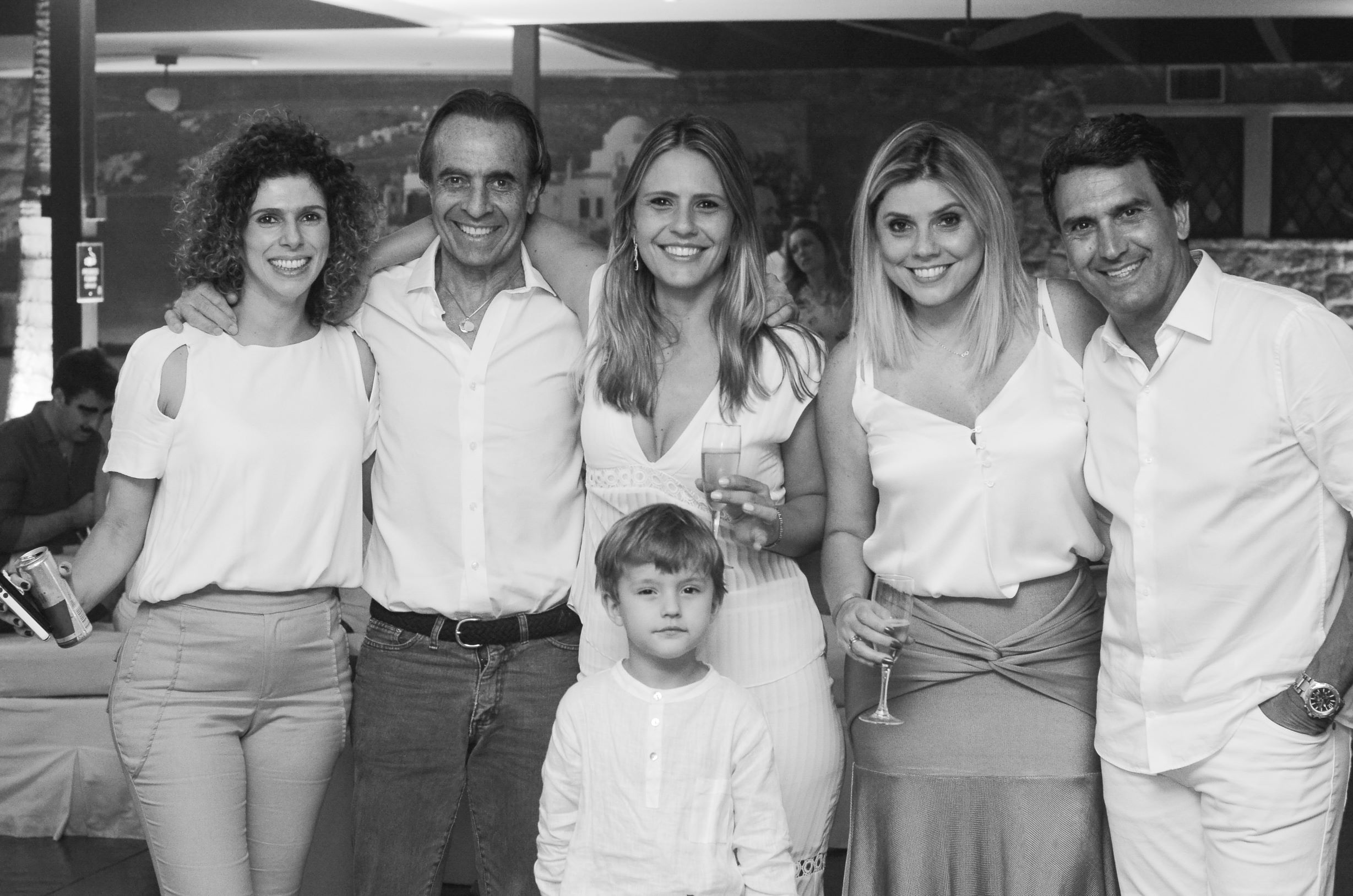 O presidente da SHP Romeu Ferreira Leite (do lado esquerdo), ao lado de sua equipe, promete mais uma elegante festa de Réveillon na sede do clube