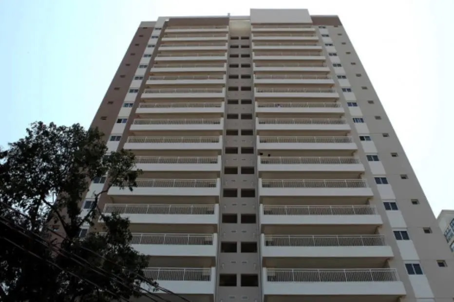 Se optar por investir em imóveis, você pode comprar 14 apartamentos de 100 m² no Leblon, no Rio de Janeiro, que segundo o índice FipZap tem o metro quadrado mais caro do Brasi